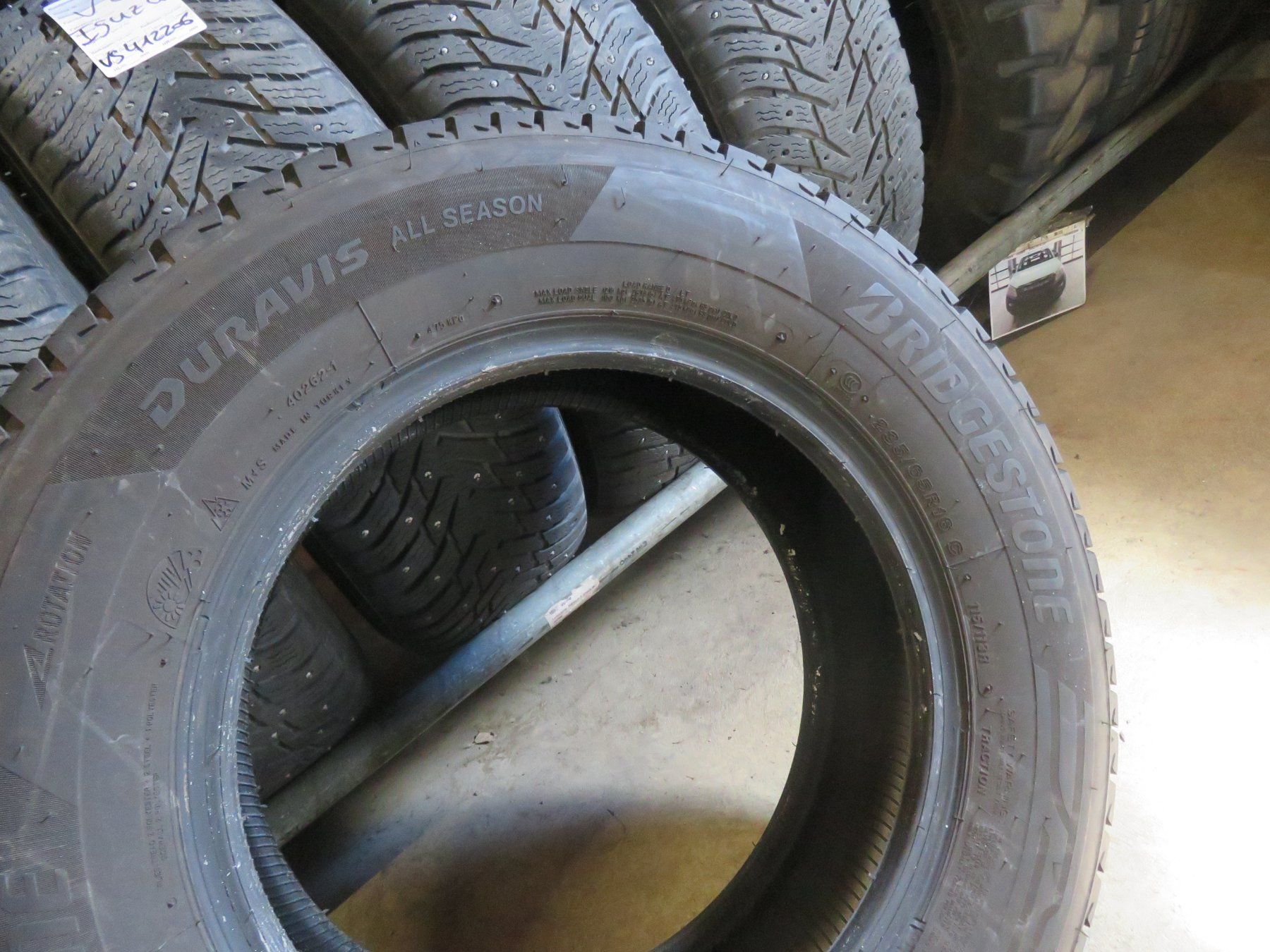Pneumatici & Ruote complete: Pneus utilitaire toute saison Bridgestone – Usato da  venduto da  1