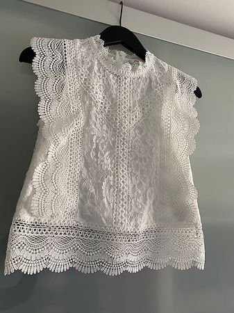  Magnifique haut femme ONLY en dentelle  NEUF 