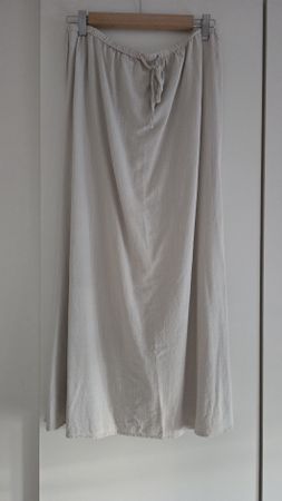 Langer Rock Gr. L Beige