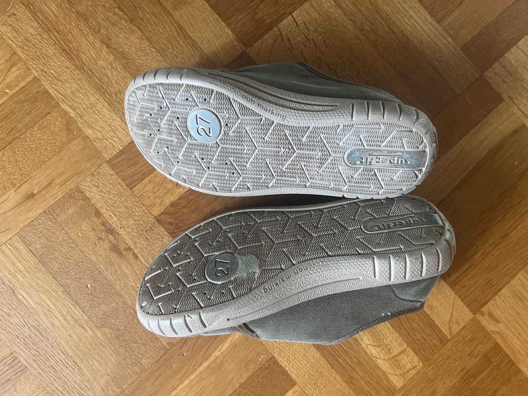 Superfit Scarpe per ragazzi: Kinderfinken Hausschuhe, Superfit, Gr27 – Usato da Basel venduto da friceberg2 2