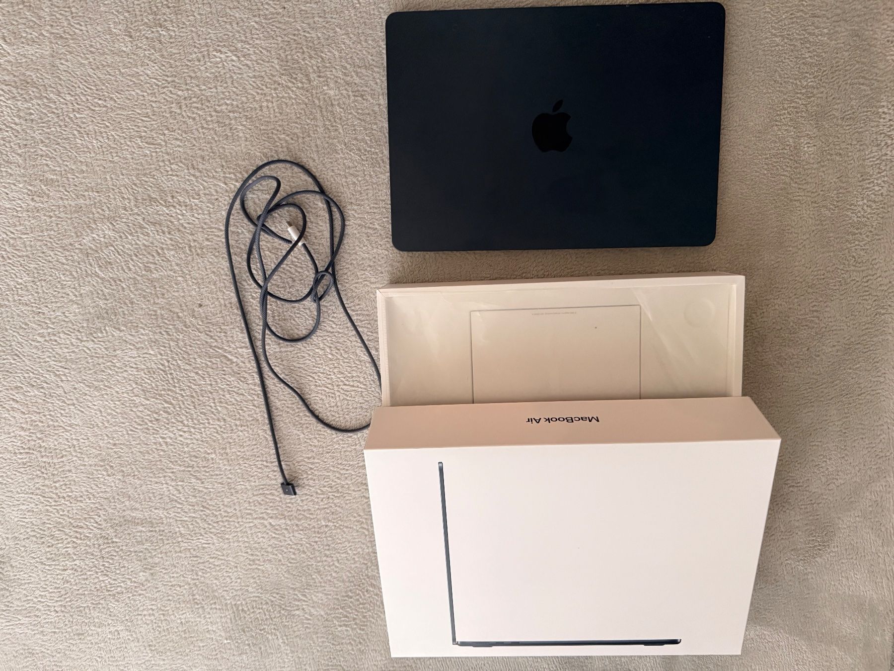 Apple Notebook: MacBook Air  und Ladekabel – Nuovo e nell'imballaggio originale da Bilten venduto da alb_v67g 1