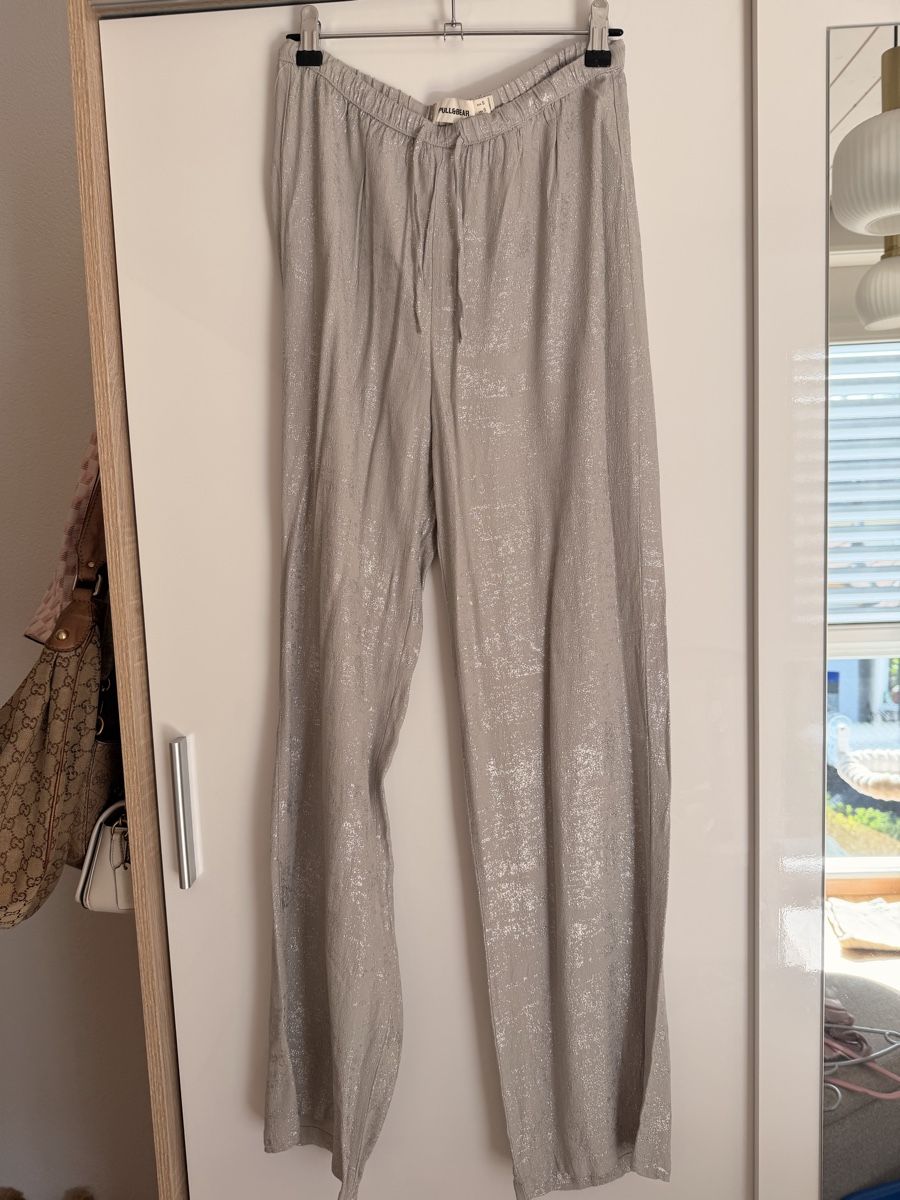 Pull&Bear Pantalons: Hosen Pull&Bear Silber Grösse S – Neuf (Voir description) à Kriegstetten par Musli15