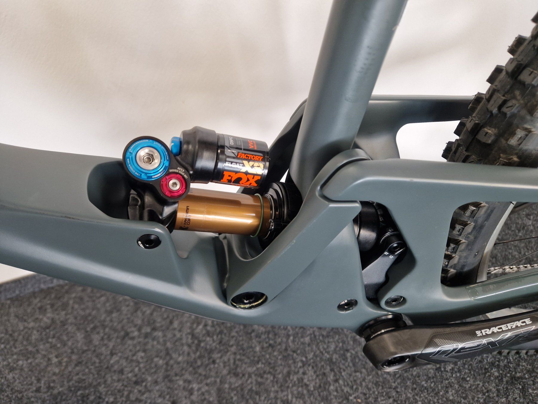 Velos: Scor 4060 LT XT Fox Factory 2022 Custom Gr. L – Neu (gemäss Beschreibung) aus Glattfelden von AebiCycles 9
