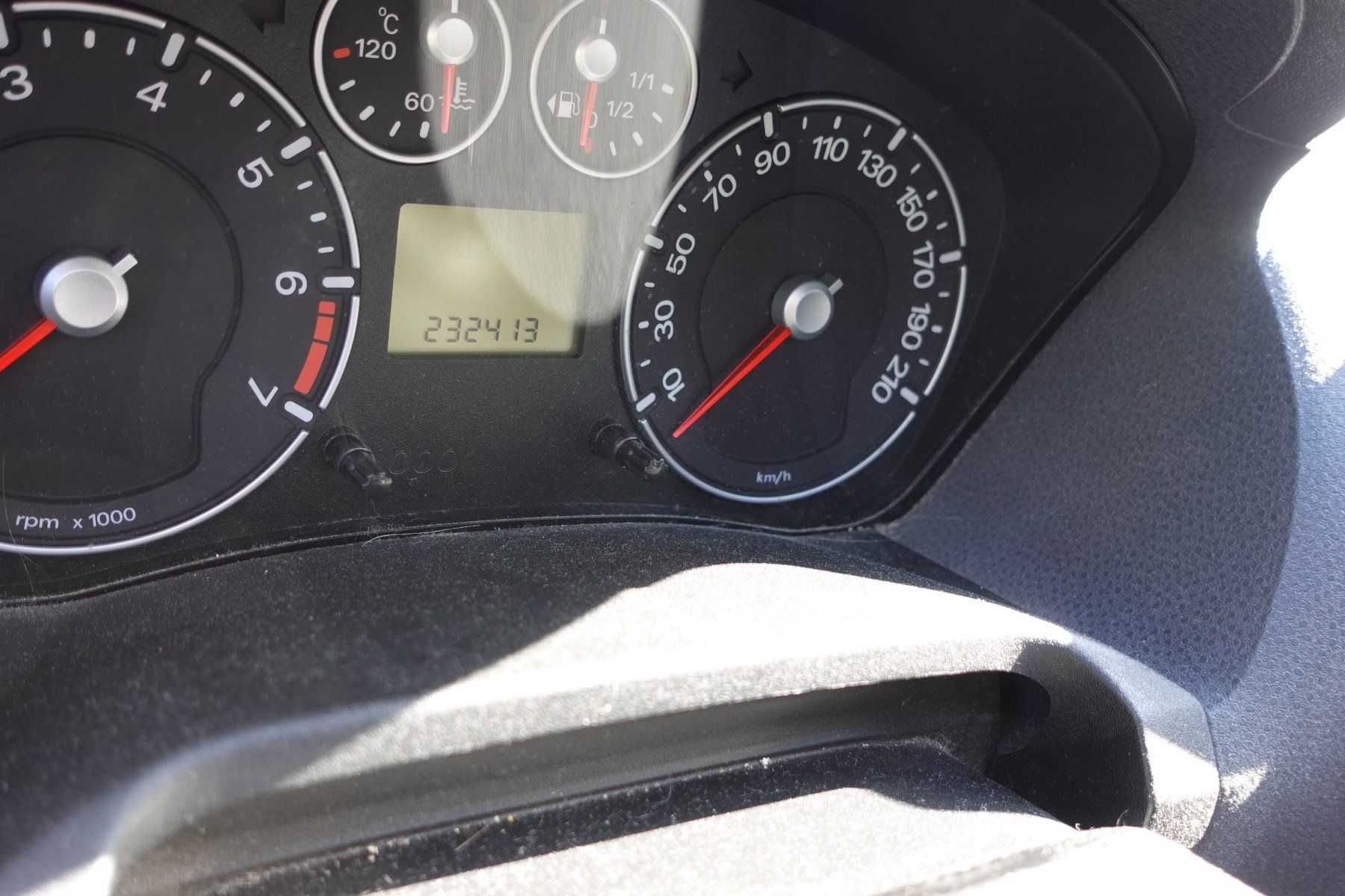 Ford Automobili: Ford Fiesta 1.3 – Difettoso da Rüegsbach venduto da Garage3418 8