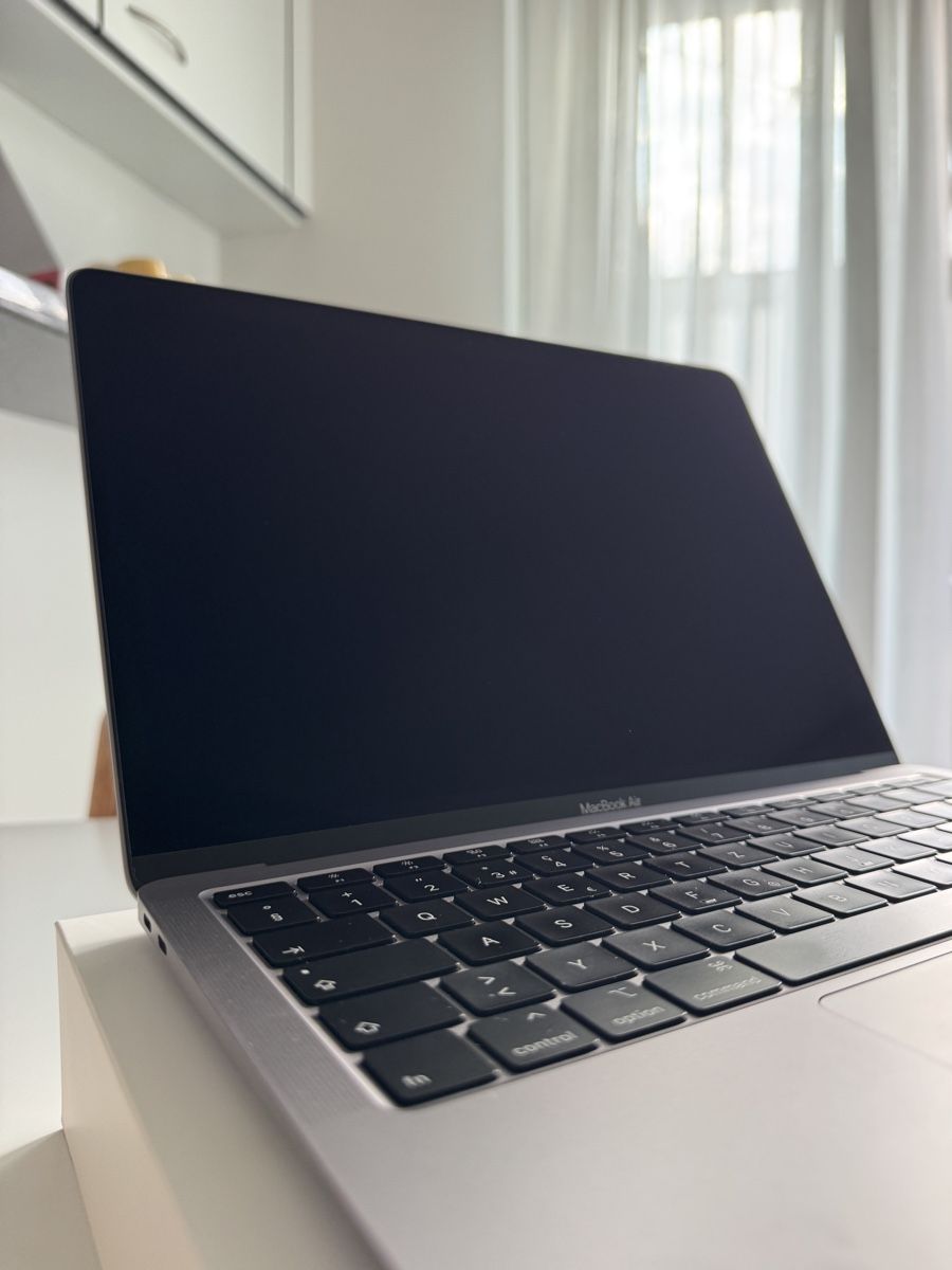 Apple Notebook: Macbook Air 13“ 2020 – Usato da Kloten venduto da Vaseo 1