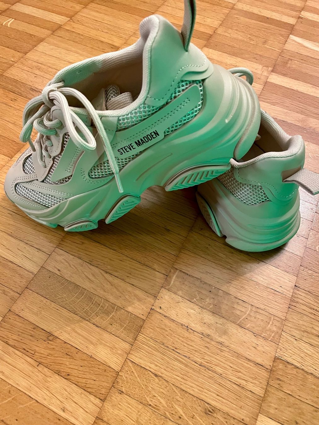 Steve Madden Damenschuhe: Steve Madden Damen Turnschuhe – Neu (gemäss Beschreibung) aus Zürich von VictoriaGVA 1