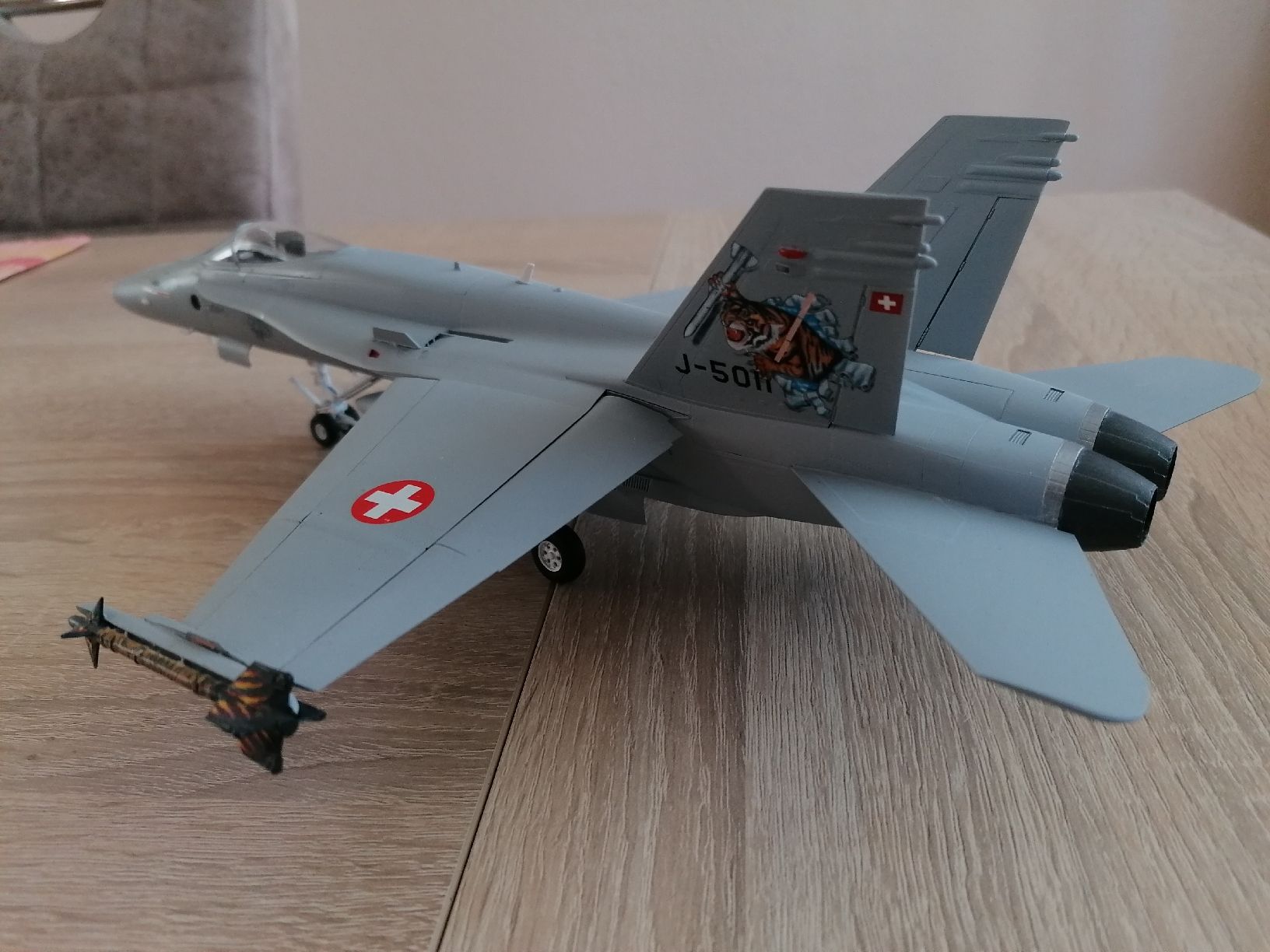 Schweizer Armee Modellbausätze & Standmodelle: FA/18  Massstab 1:48 – Neu (gemäss Beschreibung) aus Brunnen von pepone08 5