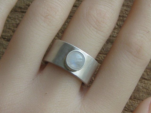 Anelli: breiter Ring Silber 935 Einzelstück Mondstein Gr. 58.5 – Nuovo (secondo la descrizione) da Ermatingen venduto da Decovin 1