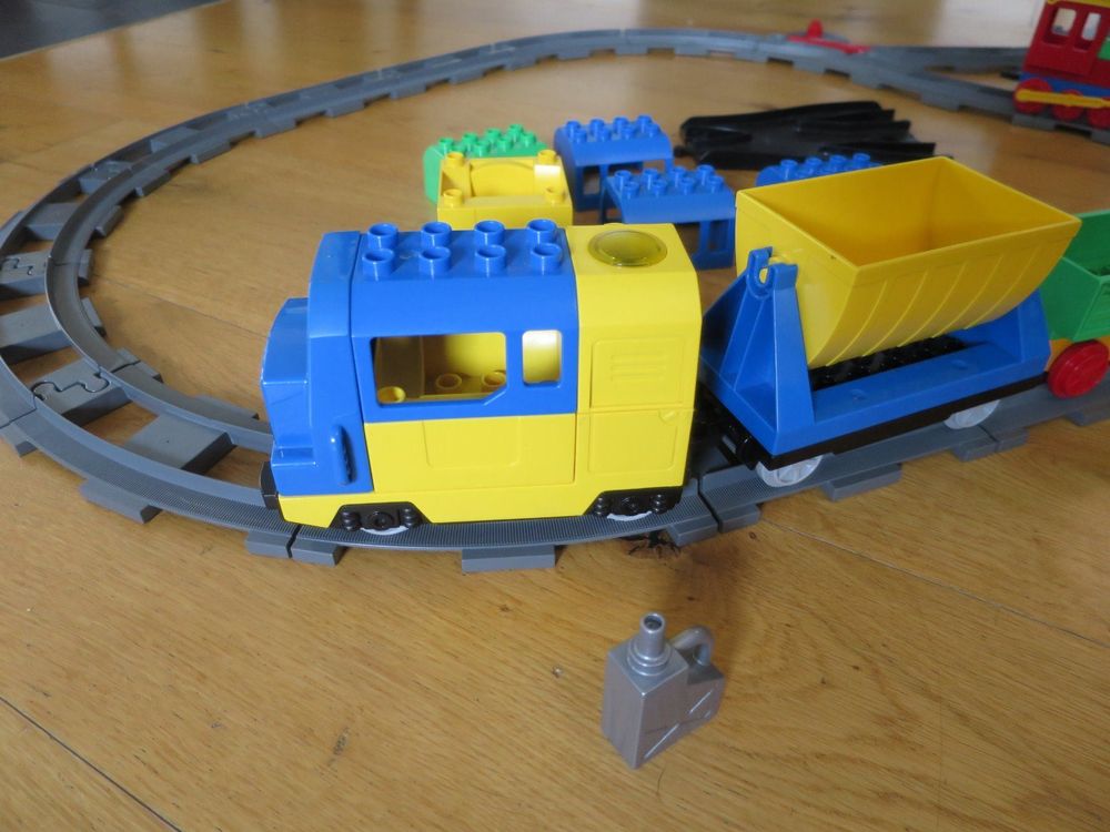  Lego Duplo Eisenbahn elektrische Lok 5kg (Gebraucht) in Hettlingen für Illustration 