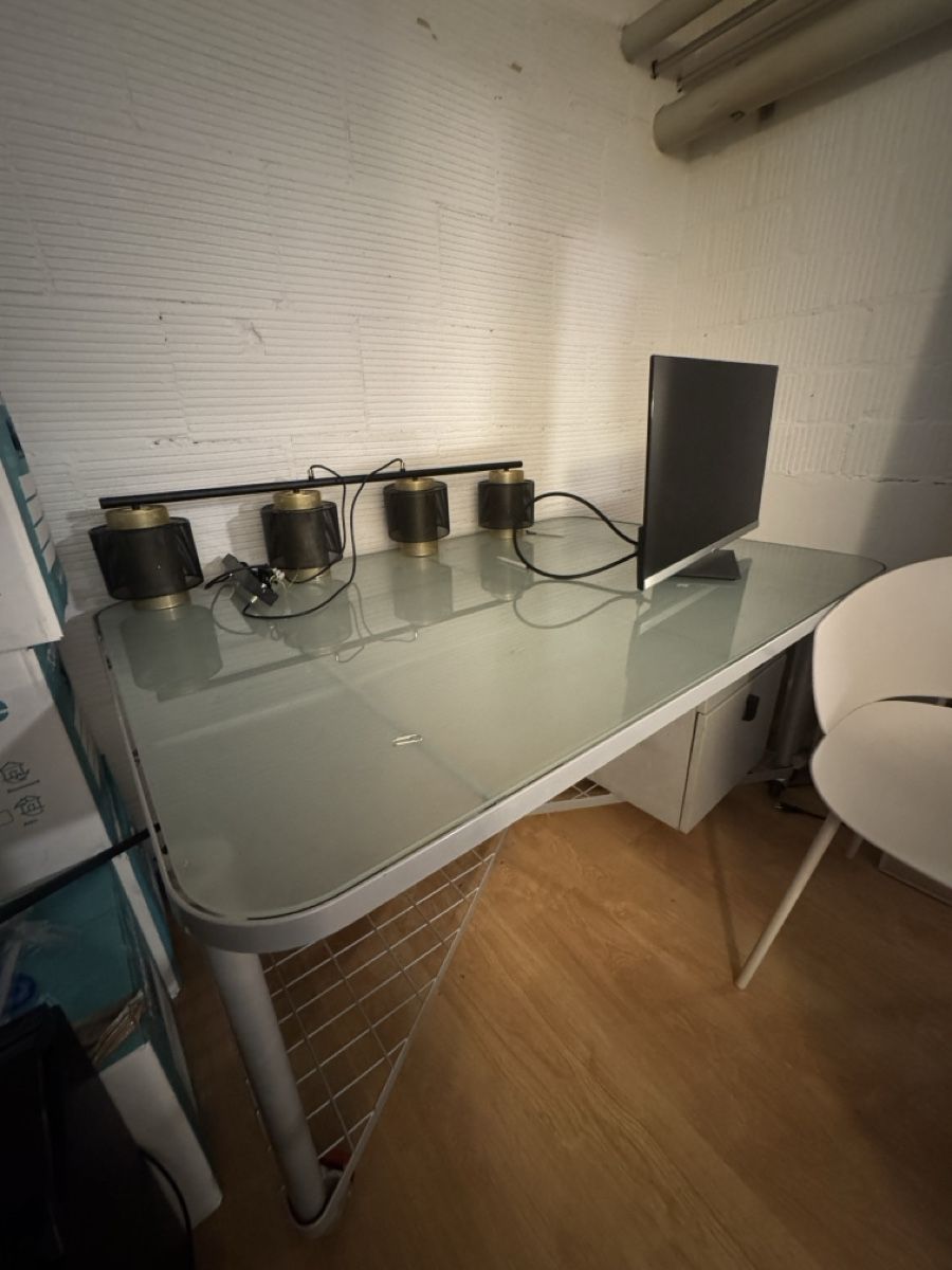 Tables: Tisch / Bürotisch / Arbeitstisch – D'occasion à Bremgarten b. Bern par Claudio47