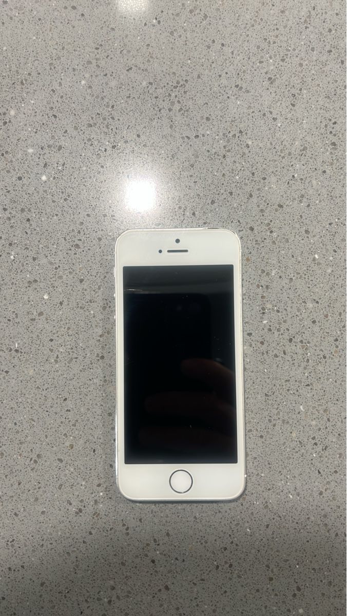 Apple Telefoni cellulari / Smartphones: iPhone 5S Bianco - Ottimo per Ricambi – Difettoso da Caslano venduto da iguidice01