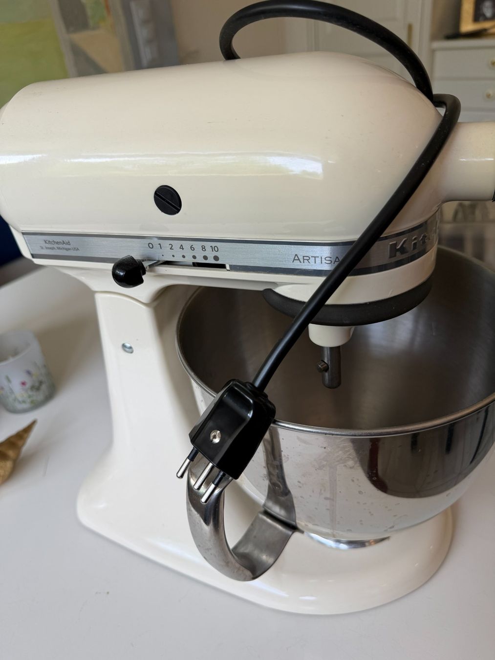 Kitchenaid Elettrodomestici da cucina: KitchenAid Artisan Küchenmodell weiss – Usato da Arbon venduto da october1 1