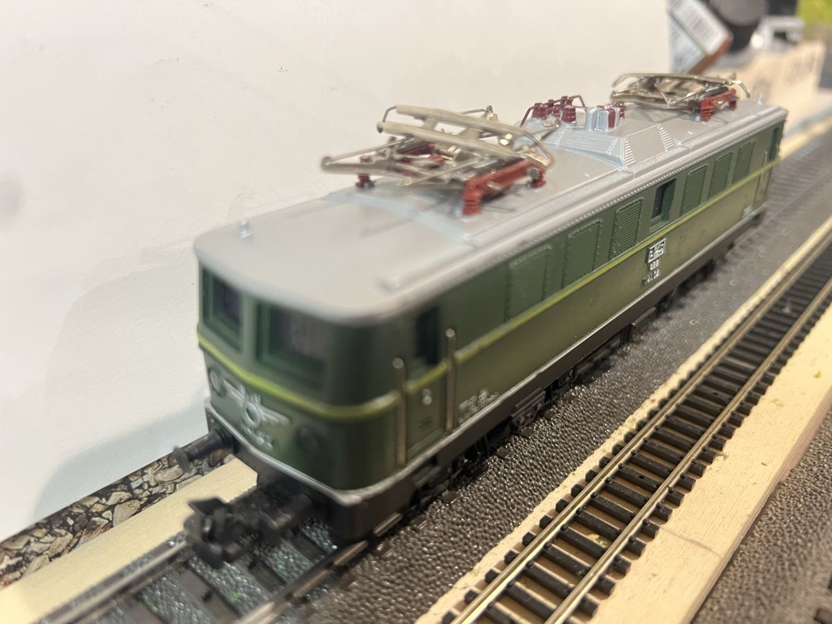 Märklin Modellini di ferrovie: Märklin Lok ÖBB 4102 – Usato da Dübendorf venduto da Troggy