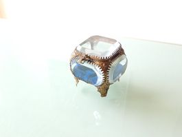 Ancienne boite à bijoux en verre et laiton doré 