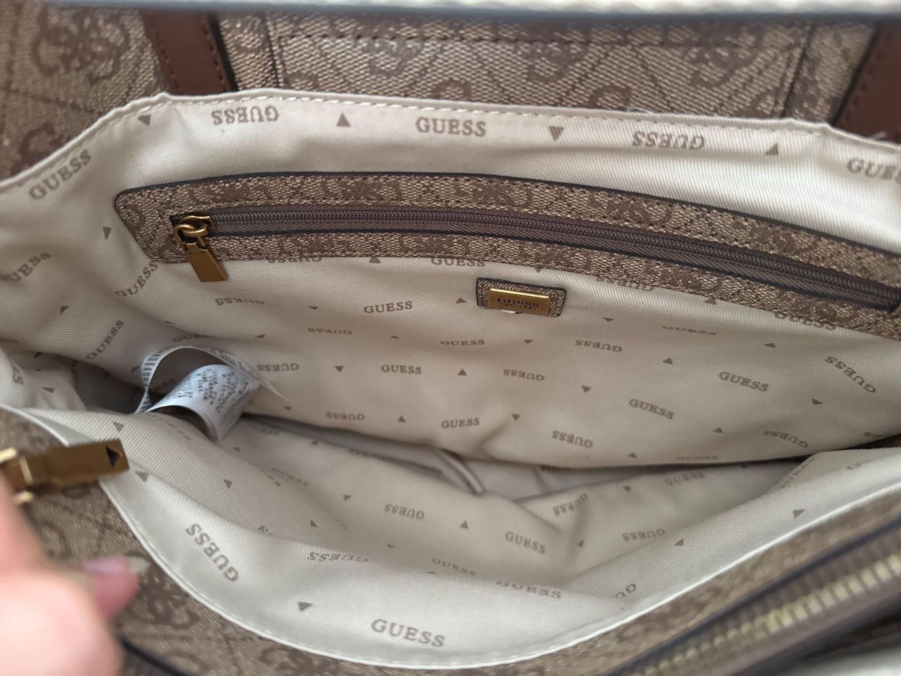 Guess Taschen für Damen: NEU! Guess Handtasche mit Staubbeutel – Neu und originalverpackt aus Schönenwerd von d.chiara 7