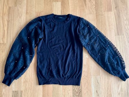 Schwarzer Pullover mit Tüllärmeln von Tally Weijl (Grösse S)