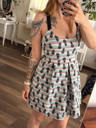 Kleid mit Ananas Muster Grösse L 