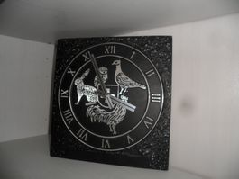 Horloge en métal