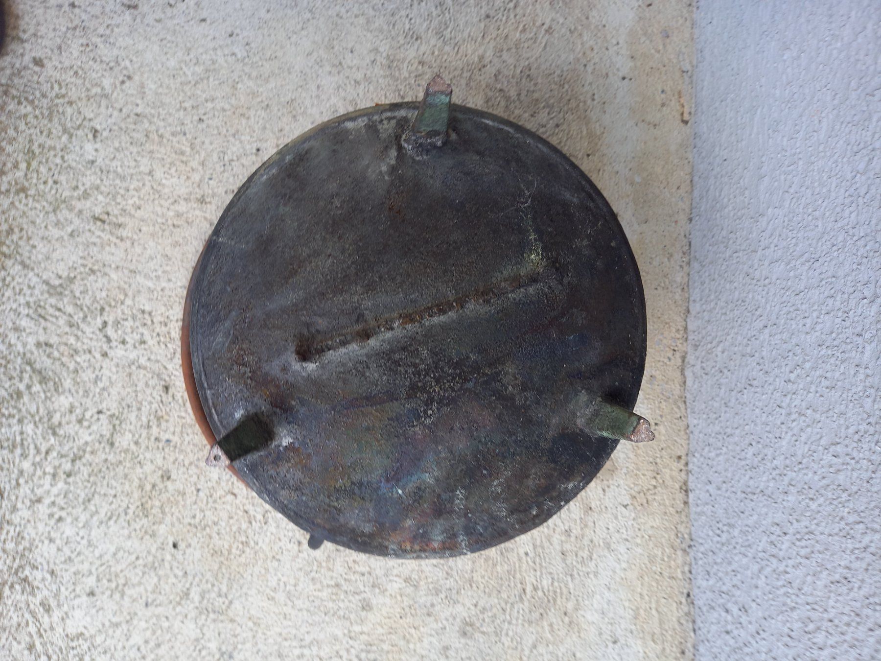 Pentole: Chaudron ancien en fonte – Usato da Rossens FR venduto da Souris1 5