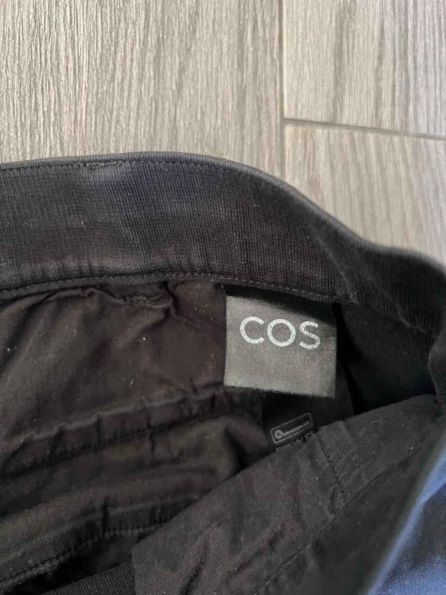 Cos Pantaloni: Pantalon COS noir – Usato da Villars-Ste-Croix venduto da Maaaat 3