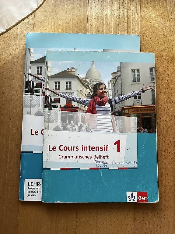 Libri: Le cours intensif 1 – Usato da Zürich venduto da dia_568q