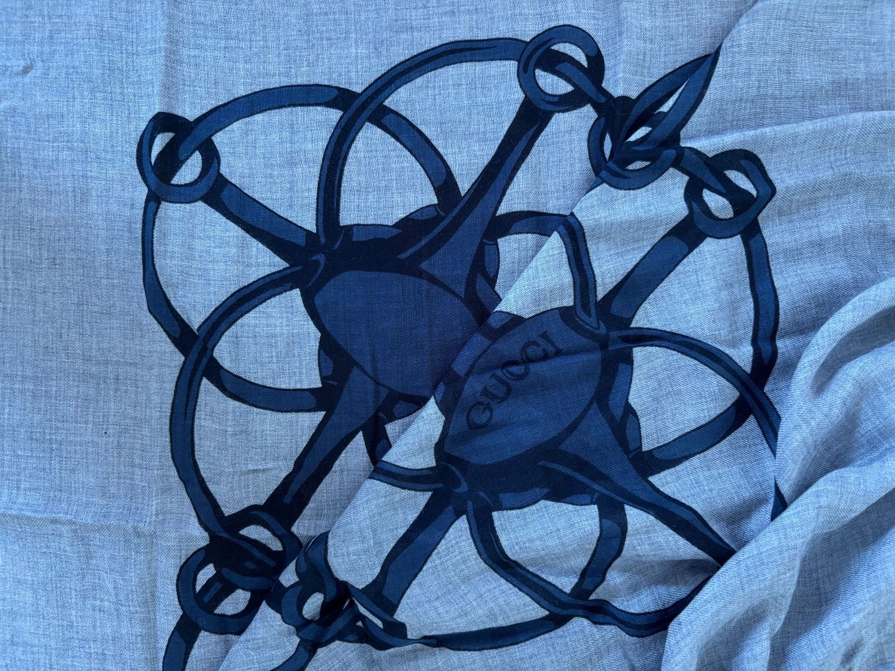 Gucci Foulard & Sciarpe: GUCCI Modal/Woll  Schal 140/140 cm – Usato da Herrliberg venduto da mayfi 3