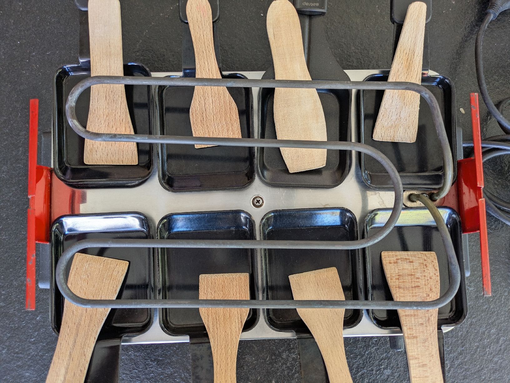 Griglie: Grill à Raclette Sigg, 8 personnes. – Usato da Echallens venduto da VintageMann 8