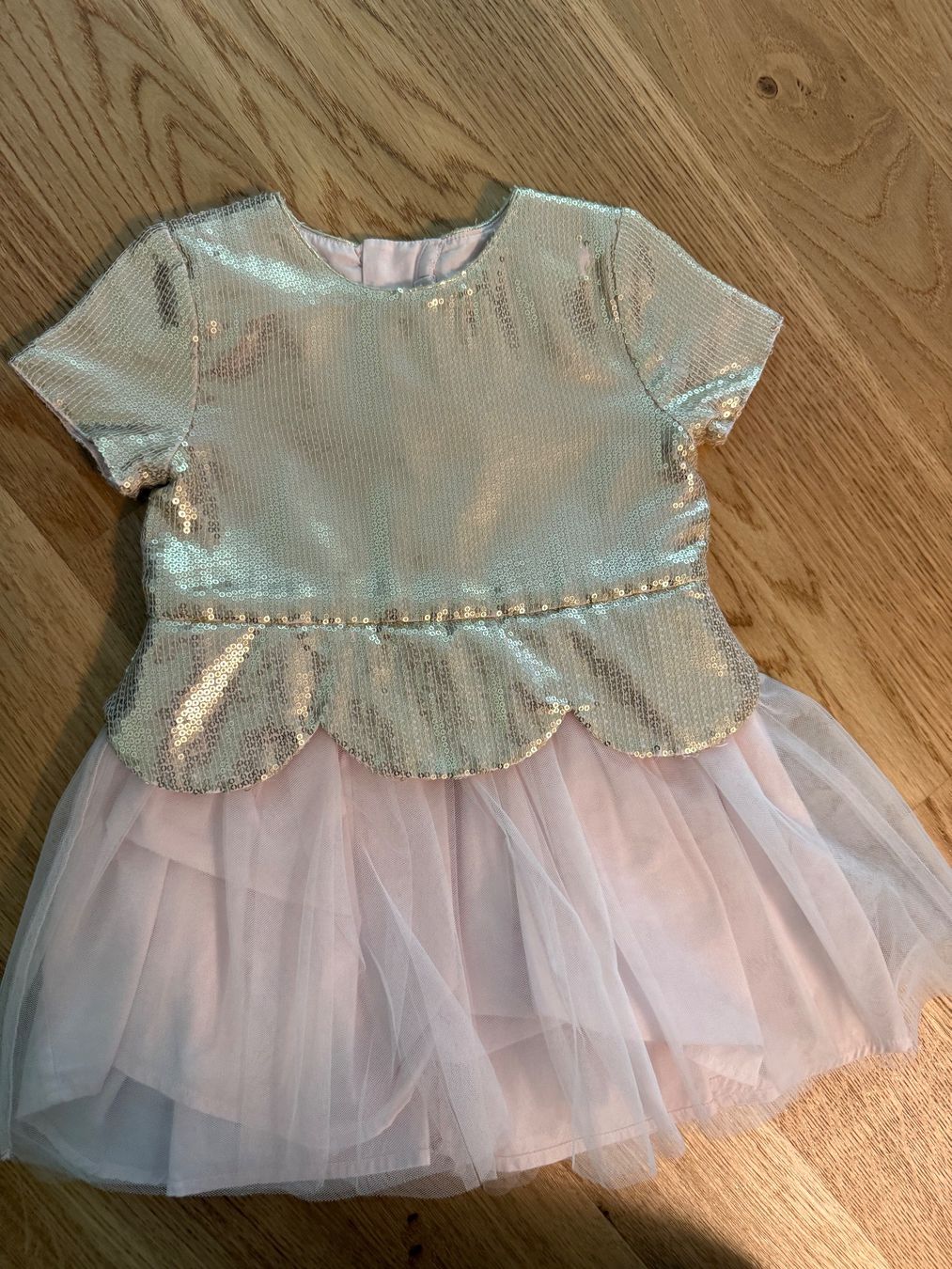Billieblush Vestiti & Gonne: Festliches Kleid, Grösse 94 – Usato da St. Gallen venduto da mirnes84