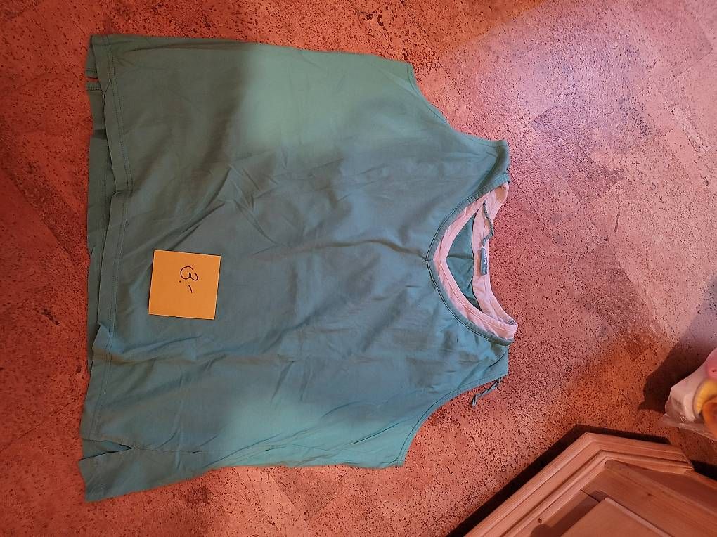 T-shirts: Armlos Shirt Gr.48 – D'occasion à Iseltwald par Bone011 2