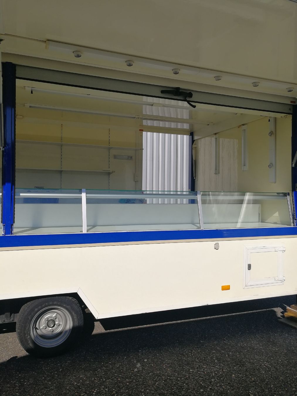 Sonstiges für Firmenanlässe & Parties: Verkaufswagen  – Gebraucht aus Seengen von Esreja 5
