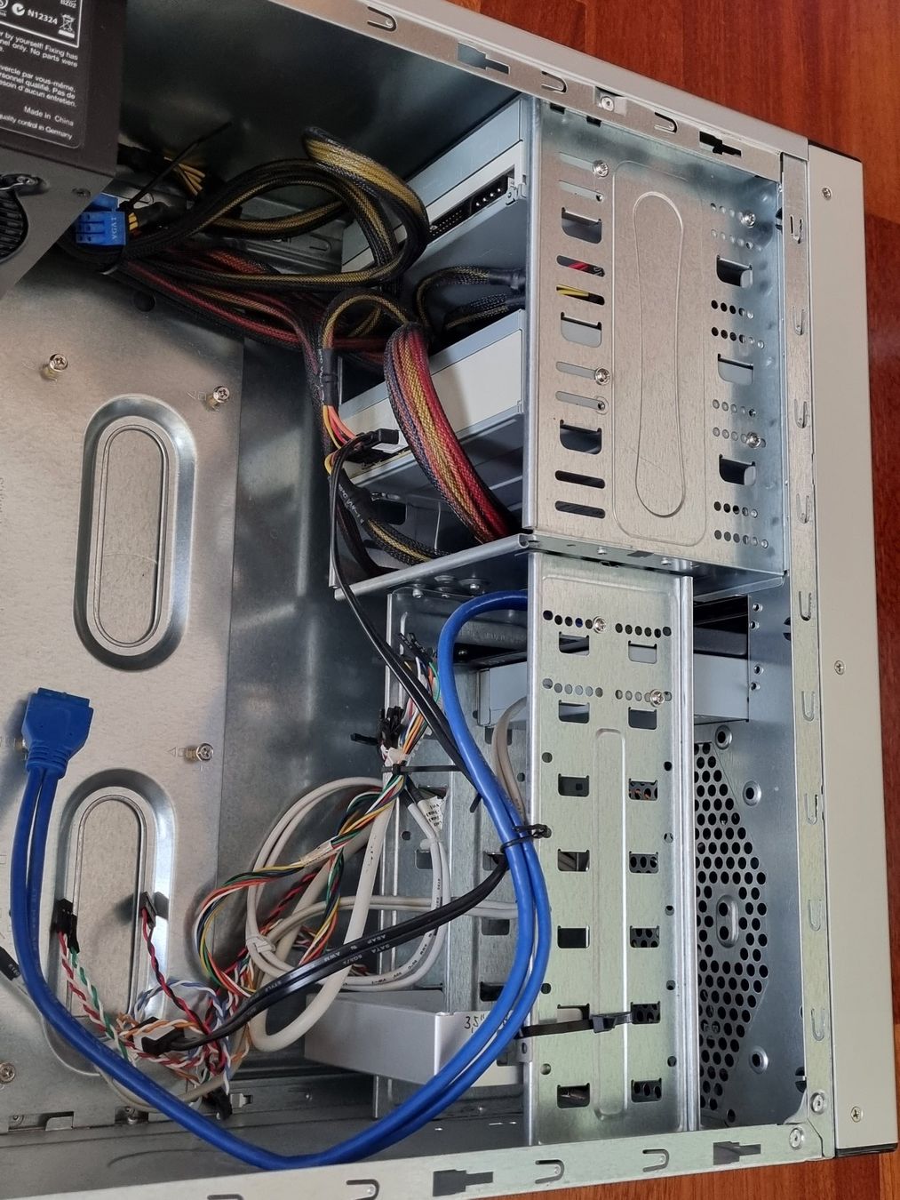 Custodie: Desktop-PC Gehäuse, silber, inkl. leisem beQuiet!-Netzteil – Usato da Sursee venduto da thjentzsch 7