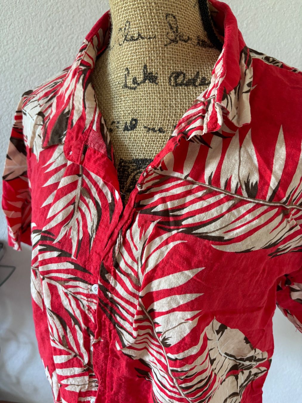 Hemden: Leichtes Baumwollhemd M Rot gemustert – Gebraucht aus Balsthal von Uroby 1