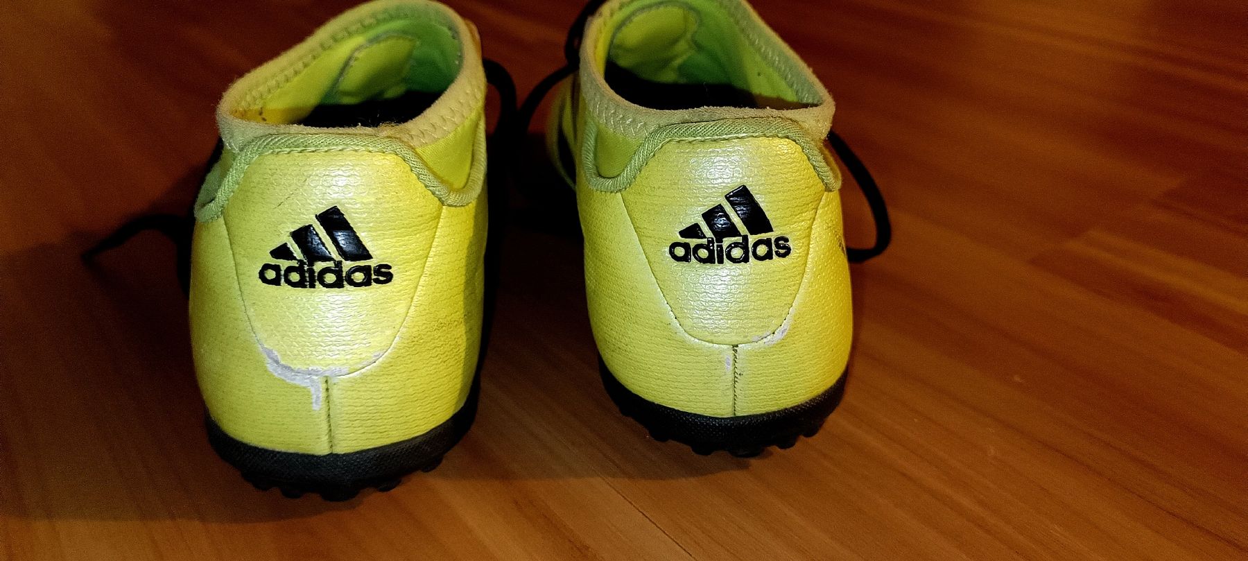 Adidas Scarpe per ragazzi: adidas Turnschuhe Halleschuhe gr 34 – Usato da Rümikon AG venduto da kar_8vy5 4