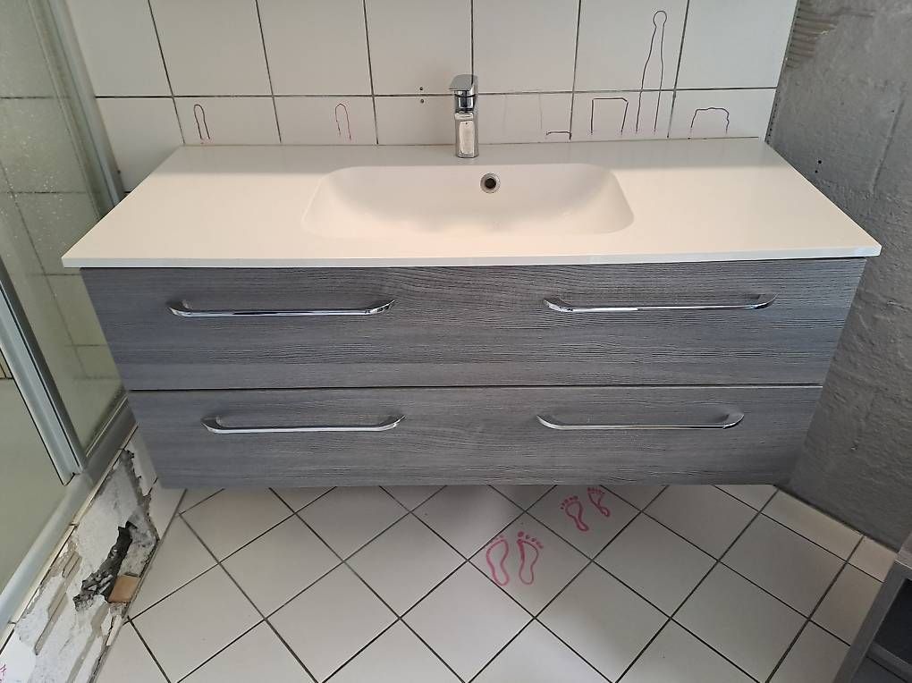 Mobili per bagno: Badmöbel mit Lavabo – Usato da Neukirch (Egnach) venduto da Homer21 2