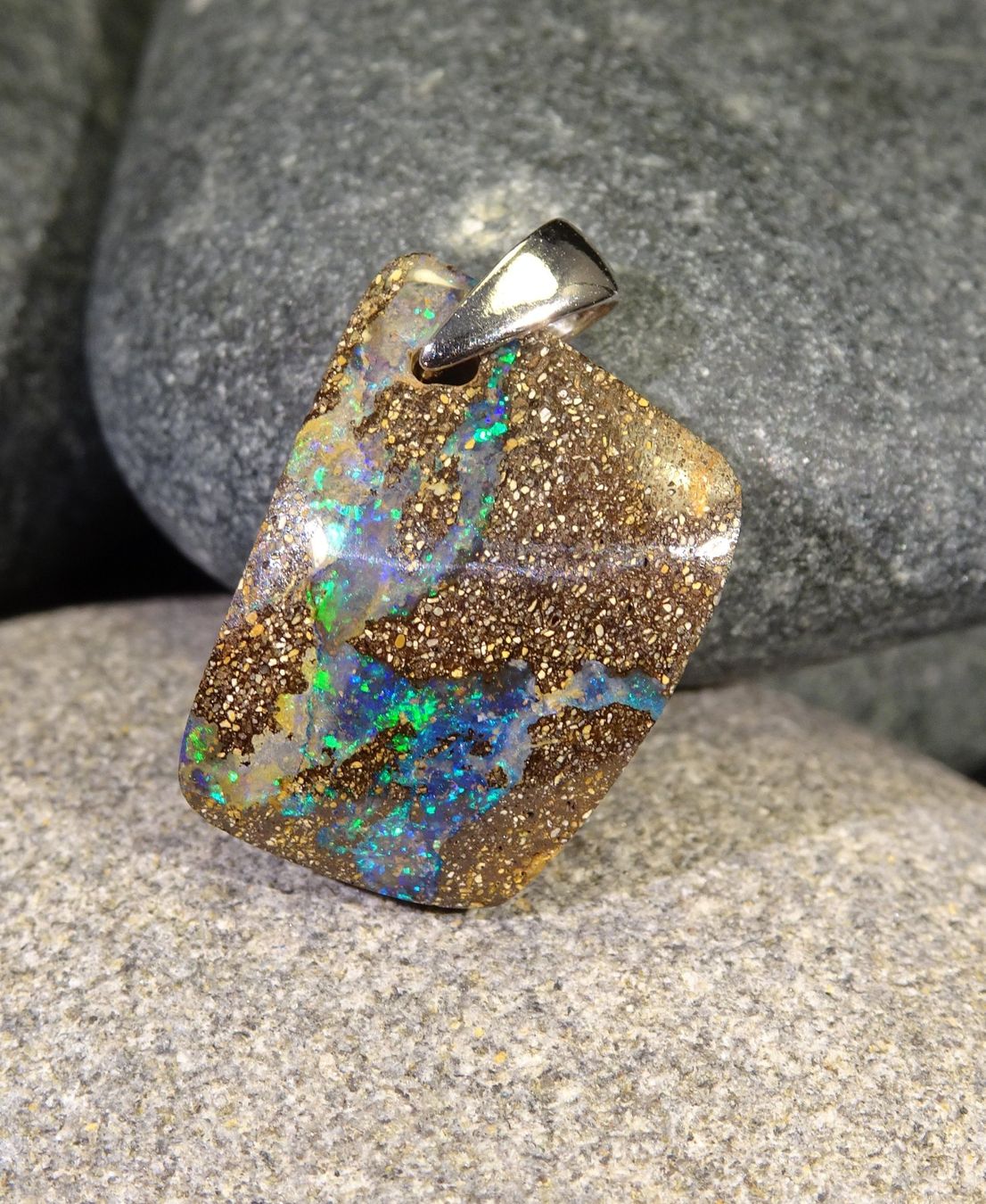 Ciondoli: Anhänger Boulder Opal. – Nuovo (secondo la descrizione) da Niederbüren venduto da Raphael014