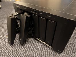 Synology DX517