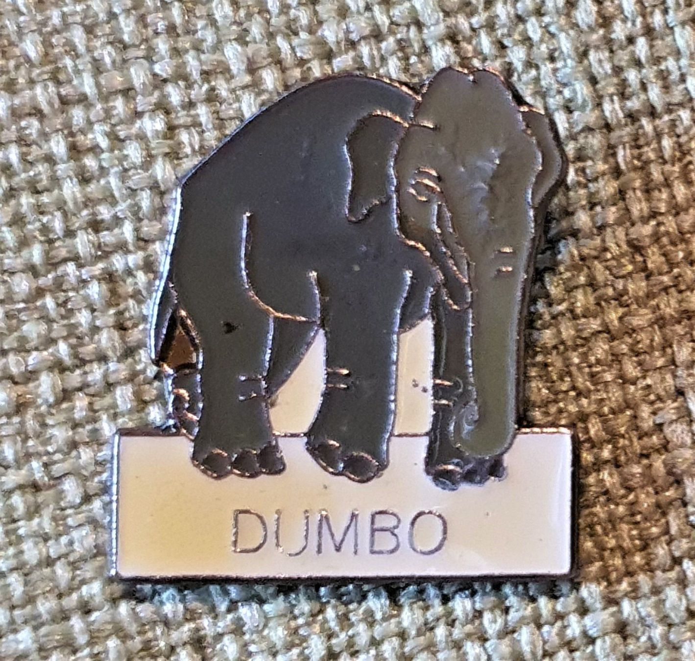 Placchette & Badge: H623 - Pin Elefant Dumbo – Usato da Reinach BL venduto da Boston-Verkauf