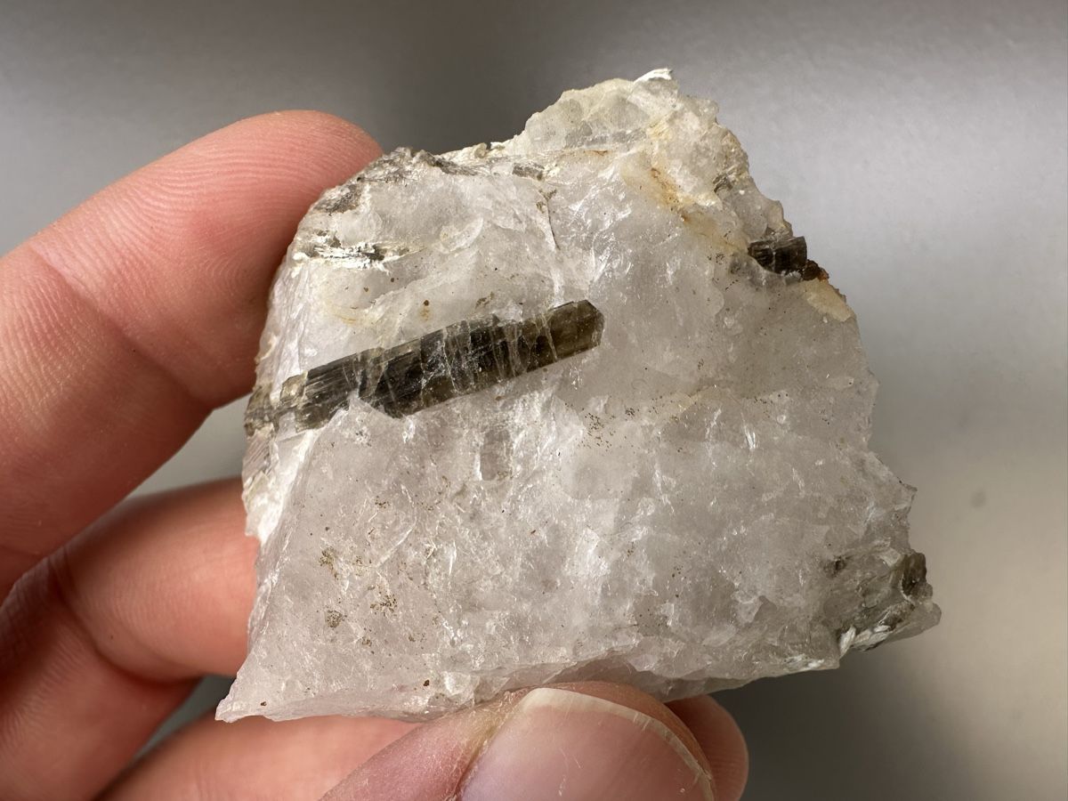 Mineralien & Heilsteine: Epidot Val Cavrein – Gebraucht aus Oberuzwil von Crystall0