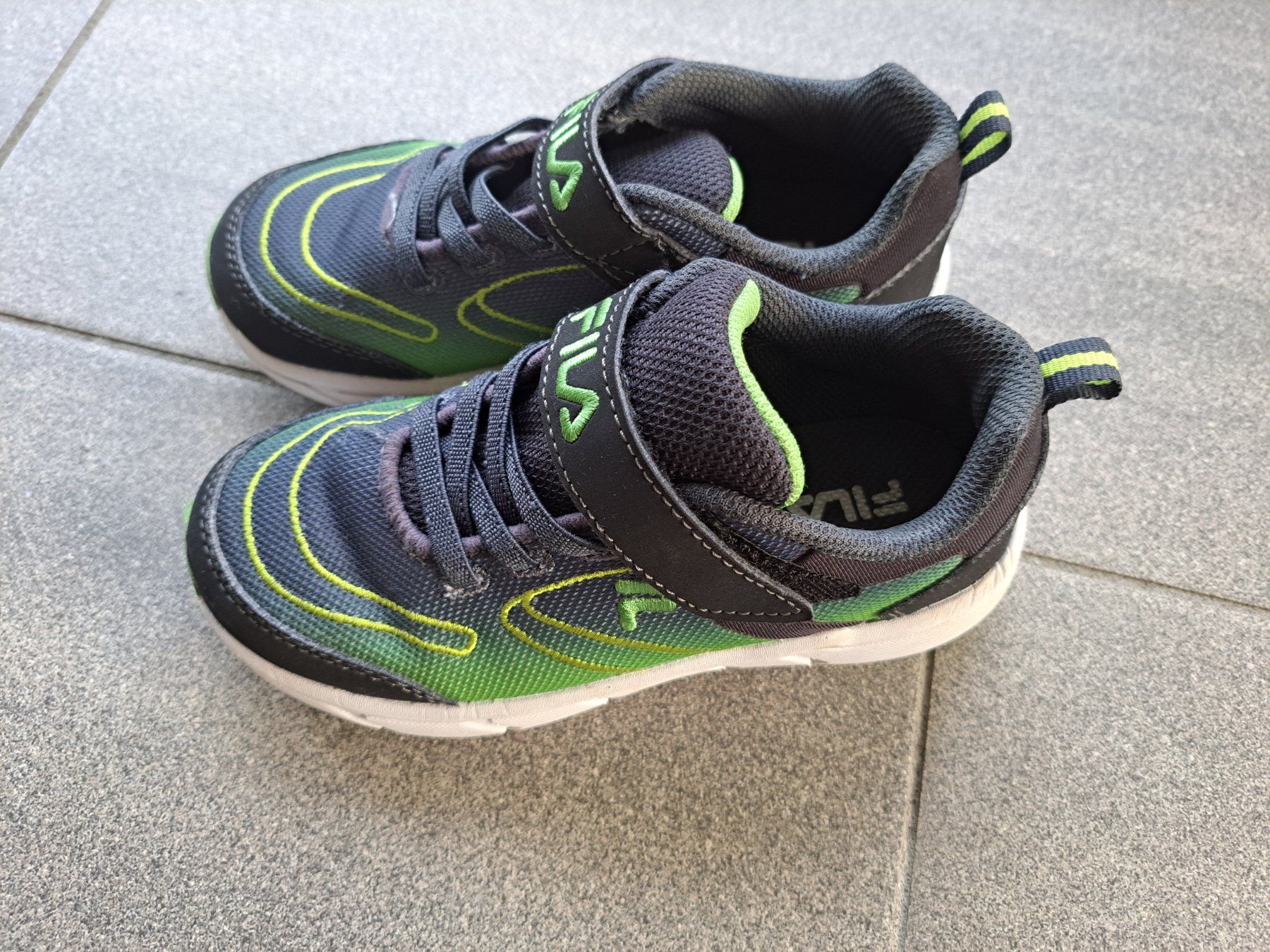 Fila Scarpe per ragazzi: FILA Turnschuhe Gr 28 – Usato da Bünzen venduto da nagyagi111mail