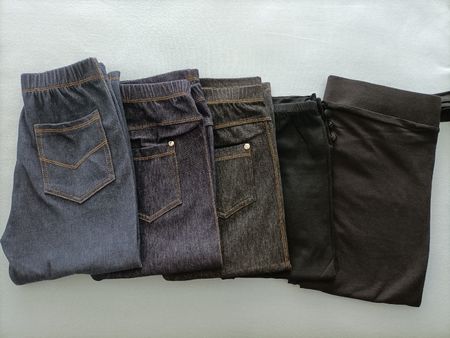 Kleiderpaket mit 5 Paar 3/4 Leggings in Grösse S, NEU!