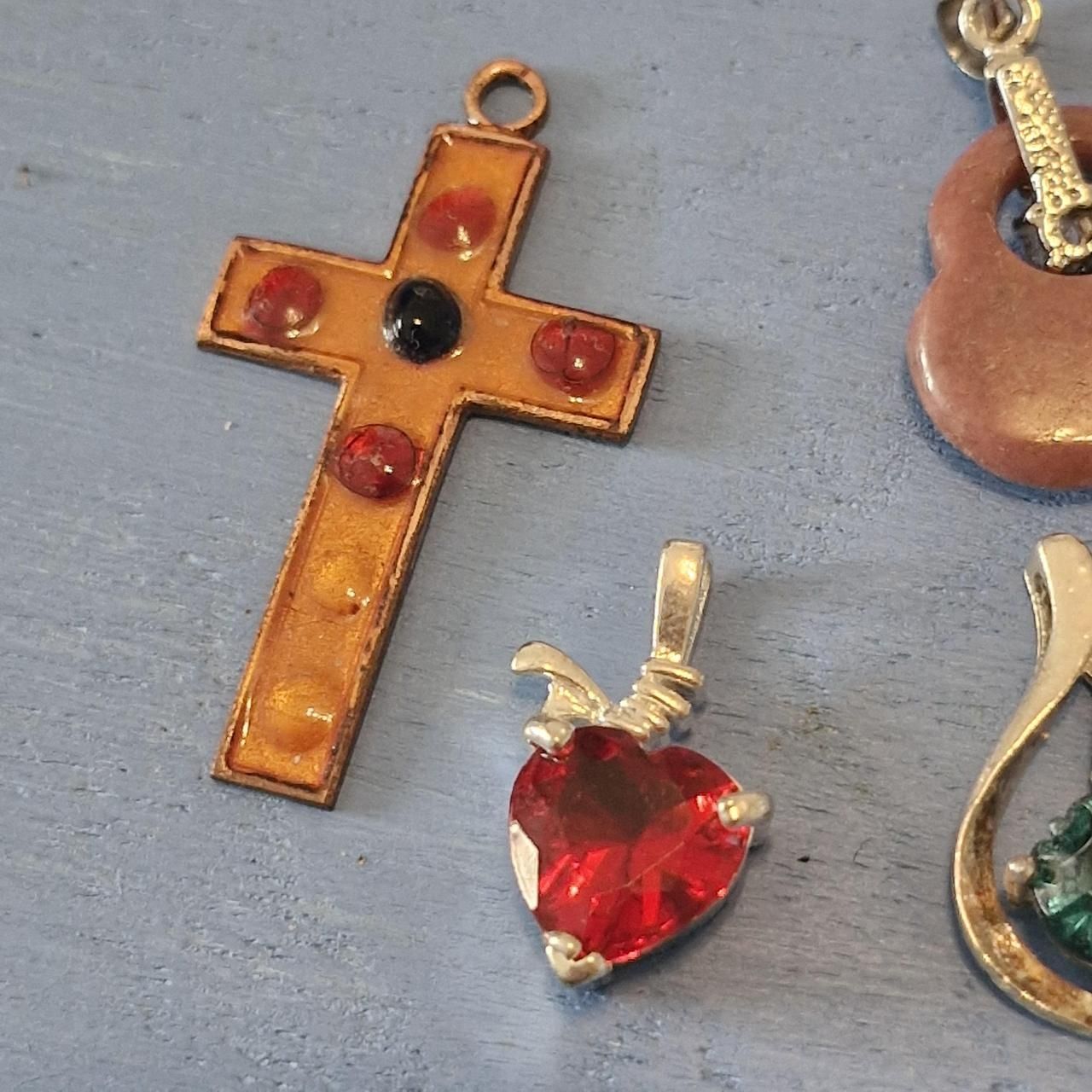 Autres bijoux: pendentifs  – D'occasion à Neuchâtel par yas_zdb7 2