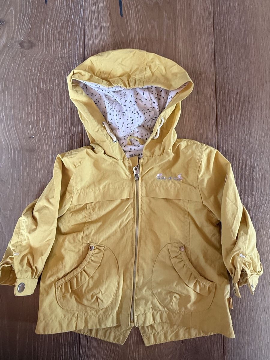 Jacken & Mäntel: Gelbe Frühlingsjacke Grösse 74 – Gebraucht aus Pragg-Jenaz von gobrist