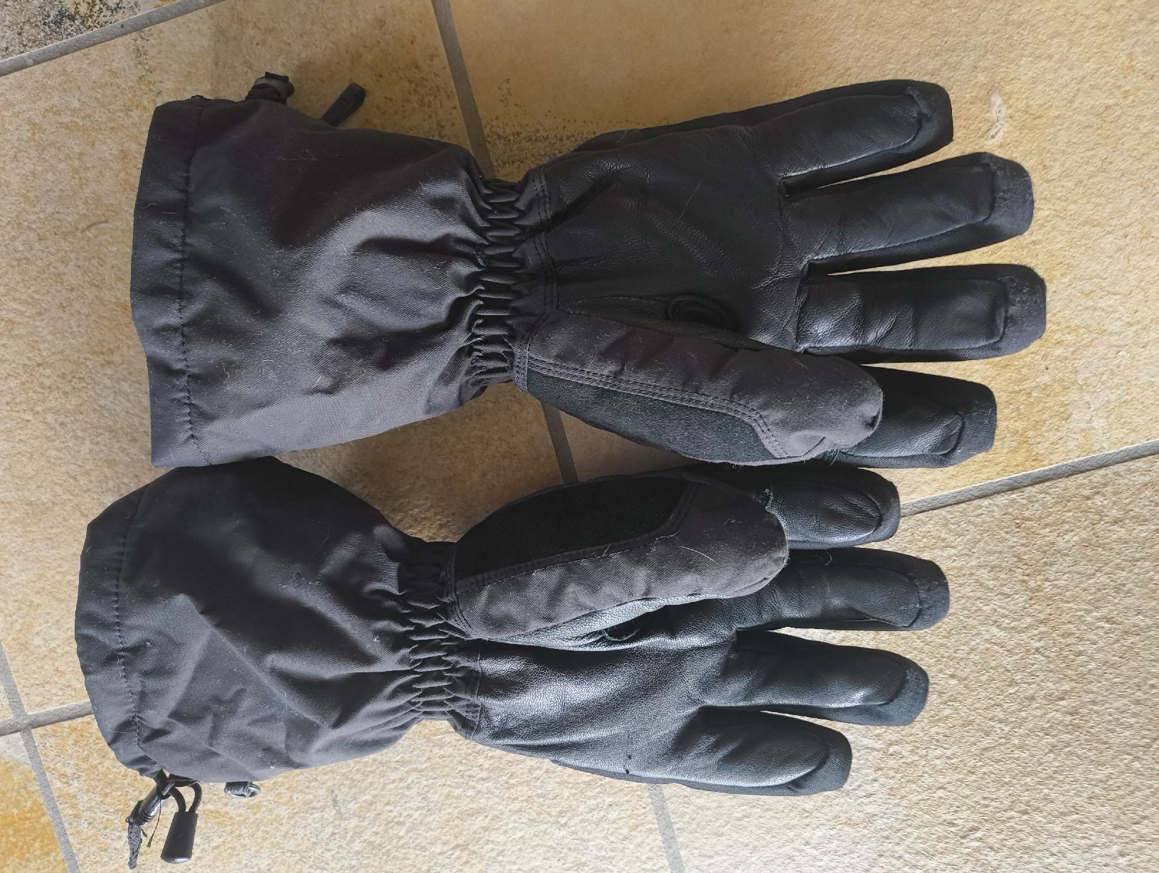 Black Diamond Guanti & manicotti: Black Diamond Skihanschuhe – Usato da Stein am Rhein venduto da DaOhana 1