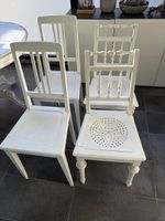 Vier Holzstühle weiss für Dekozweck