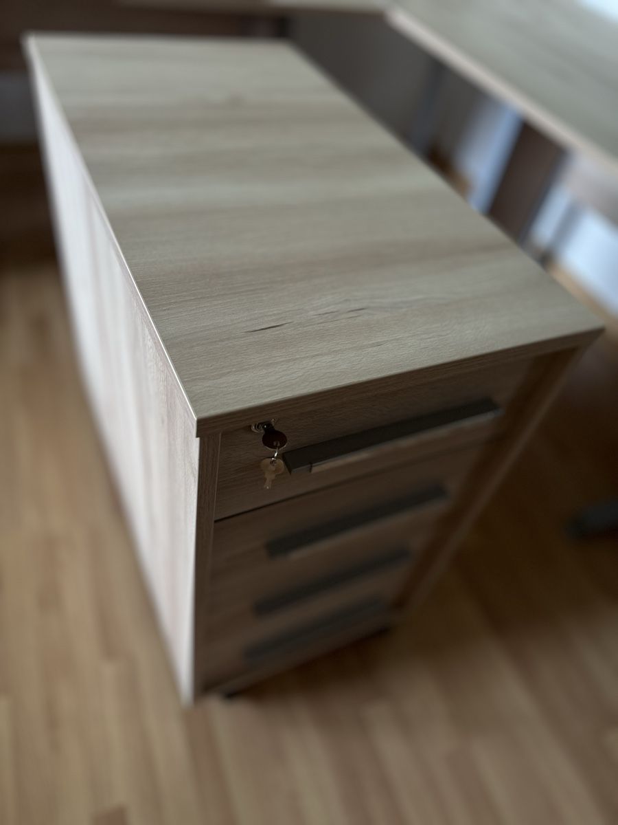 Bureaux: Tisch – Neuf (Voir description) à Schindellegi par SimplyBuy-CH 6