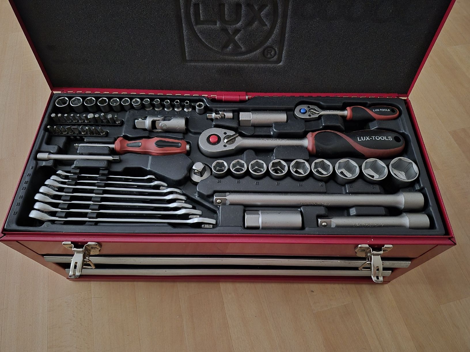 Tous les outils: Werkzeugkasten  – D'occasion à Dielsdorf par BARDARRU 1