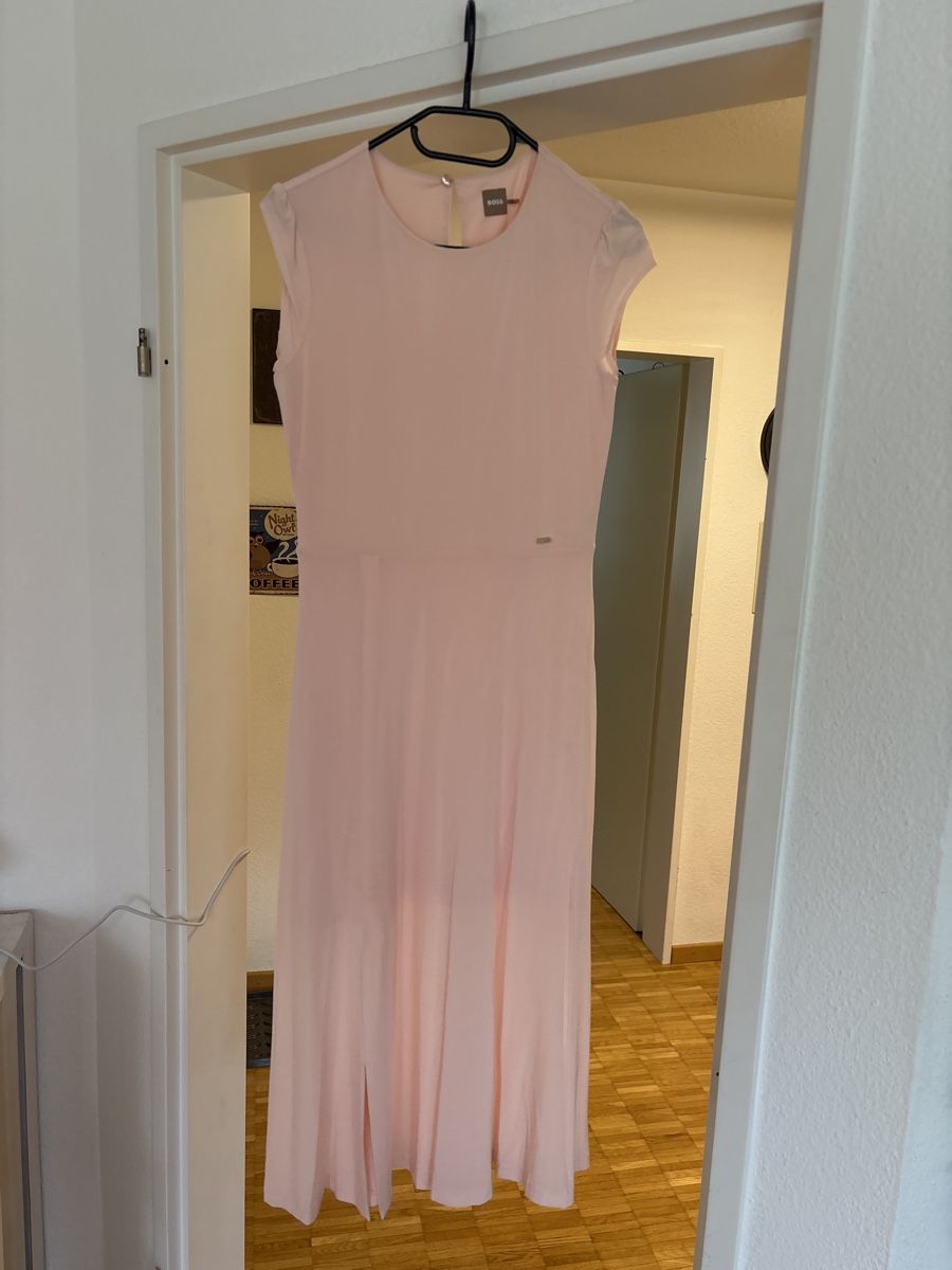 Hugo Boss Kleider: Midi-Kleid Hugo Boss – Neu (gemäss Beschreibung) aus Sisseln AG von Gommibaerli87