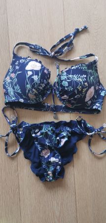 Bikini von H&M, Höschen Gr. 38, Cup 75C