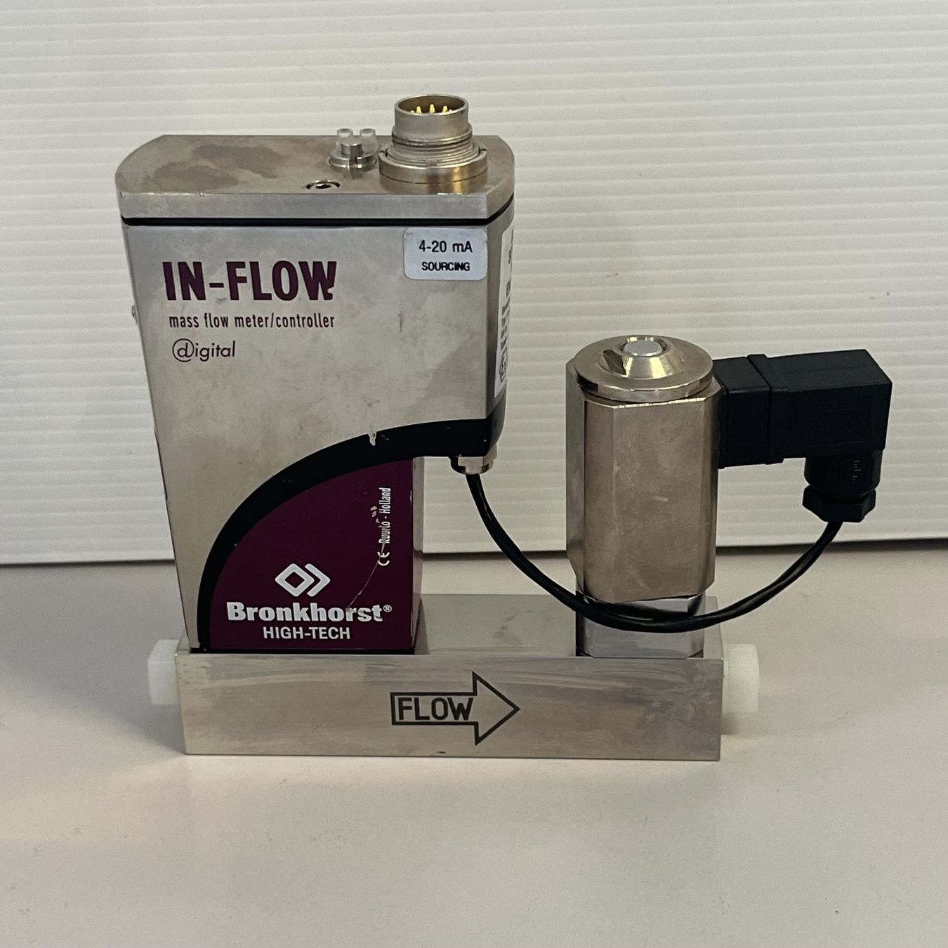 Accessori da laboratorio: Bronkhorst Mass Flow Controller F201 CI-AGB-00-V – Usato da Niederdorf venduto da LeptonAG_Labor 3
