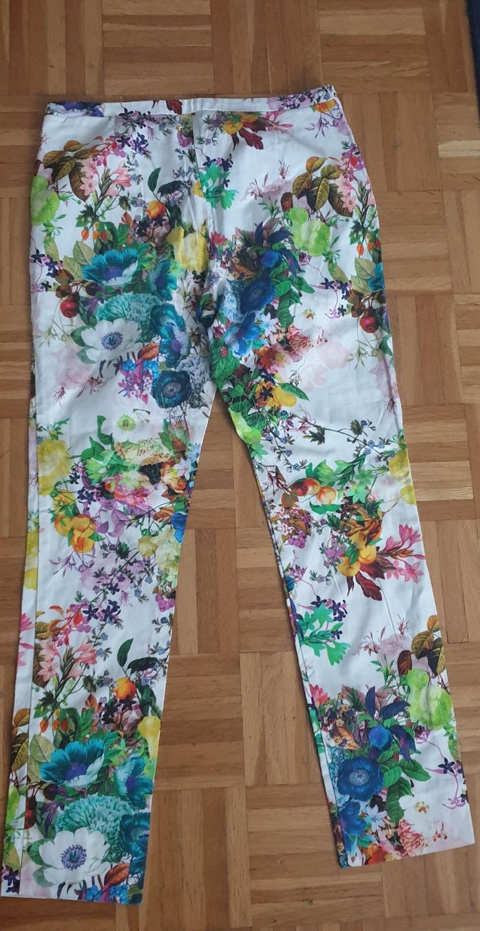 Hallhuber Pantaloni: Hallhuber blumige Hose Gr. 36 – Usato da Frenkendorf venduto da Moon111